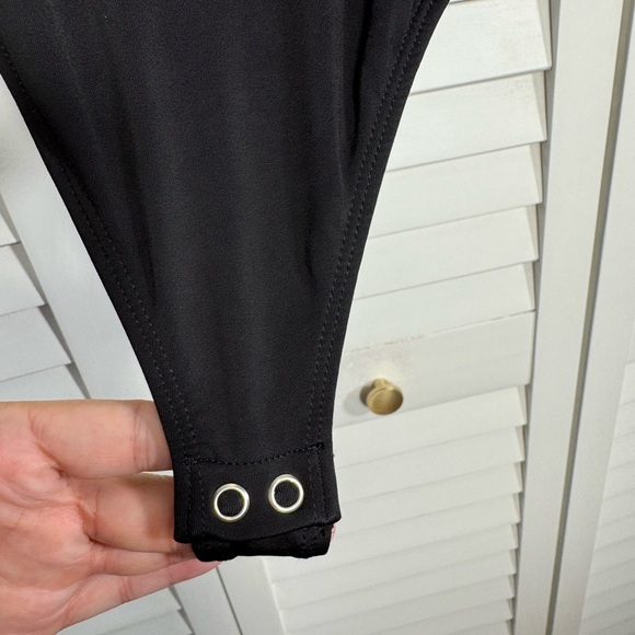 Express Womens Body Contour Black Sleeveless/Tank Drape Neck Bodysuit Size M - Picture 2 of 4